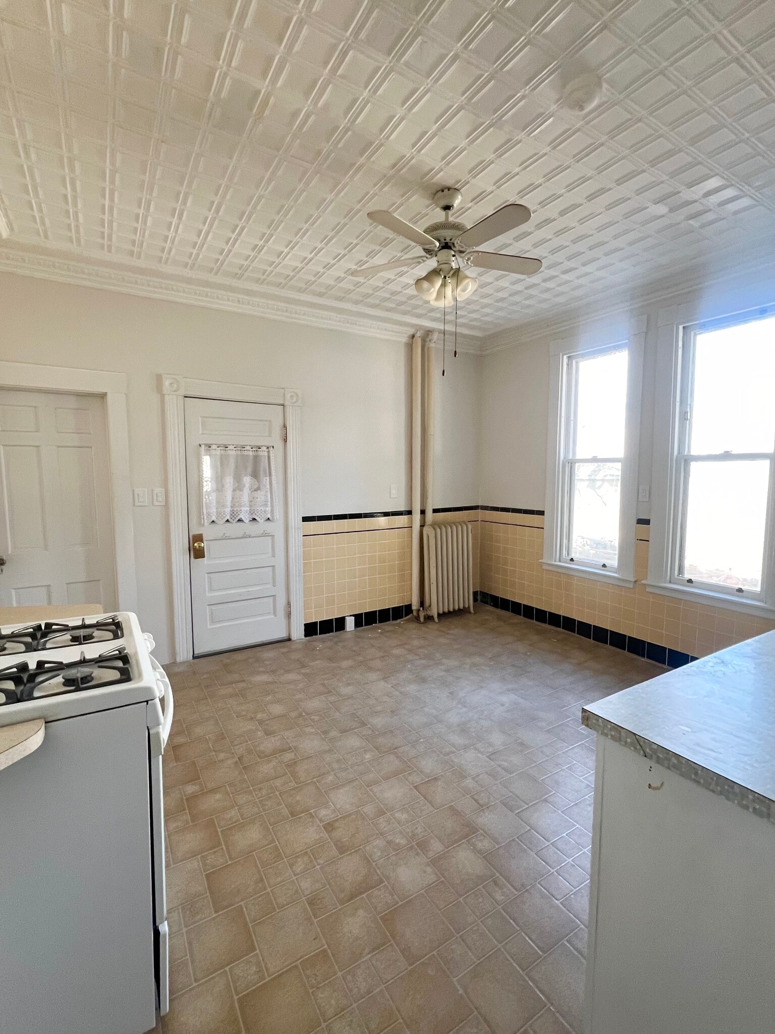 Building Photo - 124 Trenton St