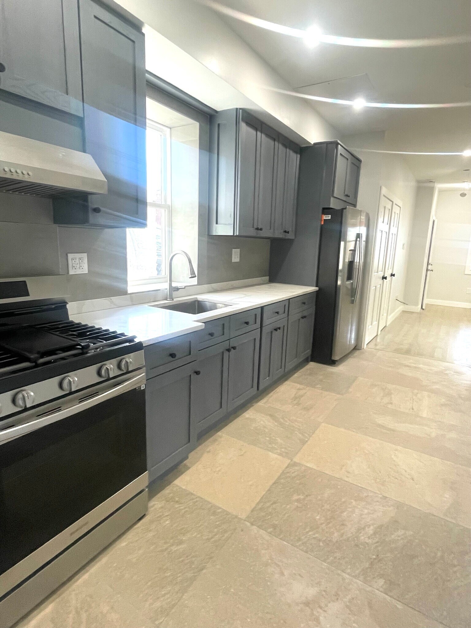 Building Photo - 25 Graves St