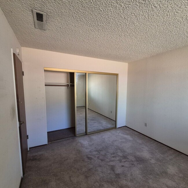Building Photo - 3332 Jayanne Way