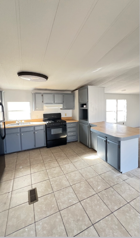 Building Photo - 6345 N Dona Ana Rd