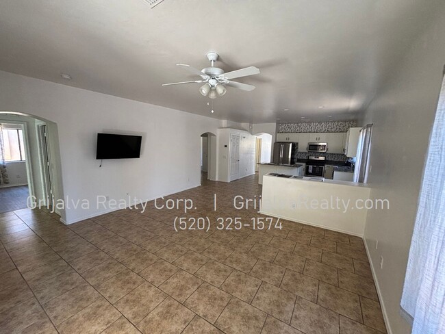 Building Photo - Charming 4-Bedroom, 2 Bath Rancho Sahuarit...