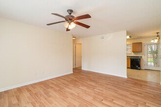 Building Photo - 1703 Maple View Way