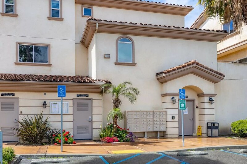 Building Photo - 17168 Newhope St