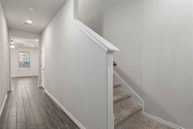 Building Photo - 222 Jaycen Ln