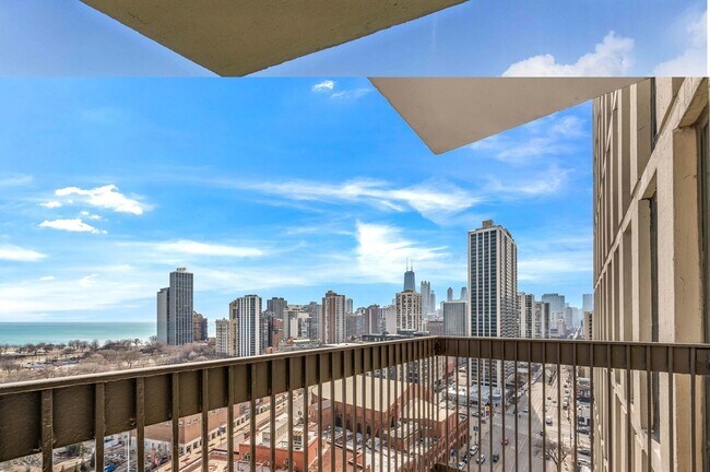 Building Photo - 1660 N La Salle Dr
