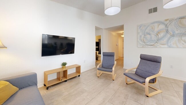 Building Photo - 12827 Independence Ave