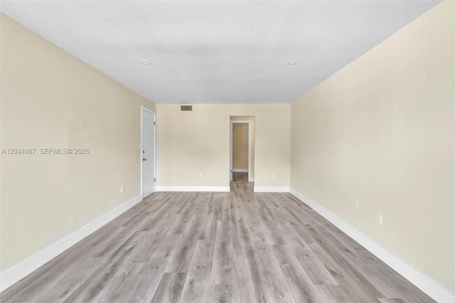 Building Photo - 9124 Collins Ave