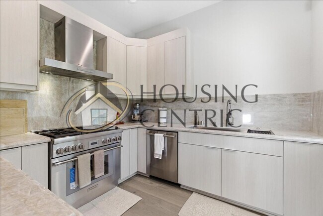 Building Photo - Unparalleled Executive Luxury Rental Home in Gated Community