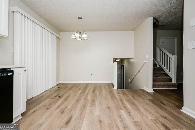 Building Photo - 40 Derby Country Dr