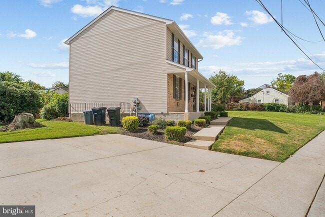 Building Photo - 5907 L St