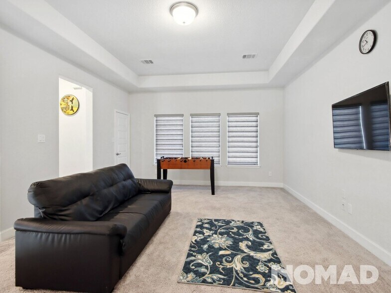 Building Photo - 10715 Alina Brk Trce