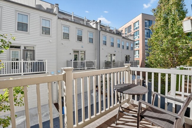 Building Photo - 7902 Yellowstone Way