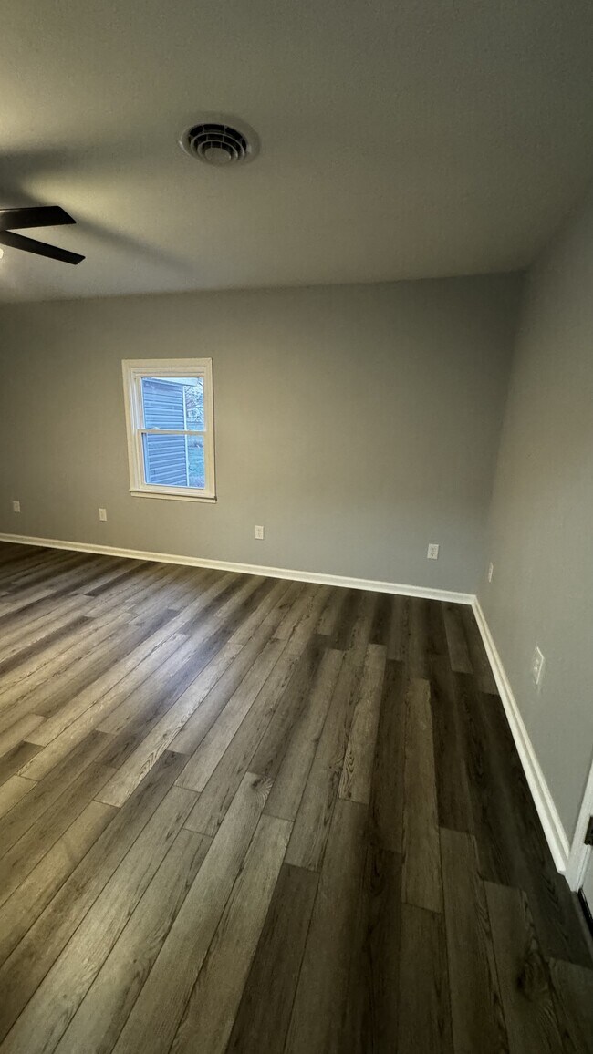 Building Photo - 126 Connector Rd