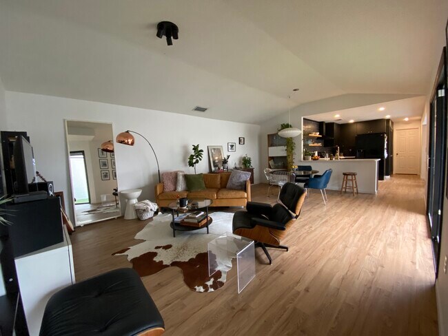 Building Photo - 631 Warrenton Rd