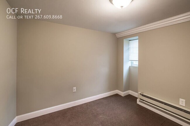 Building Photo - 5774 N 20th St