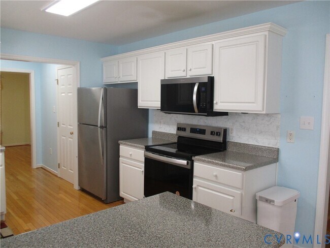 Building Photo - 5528 Abbott Cir