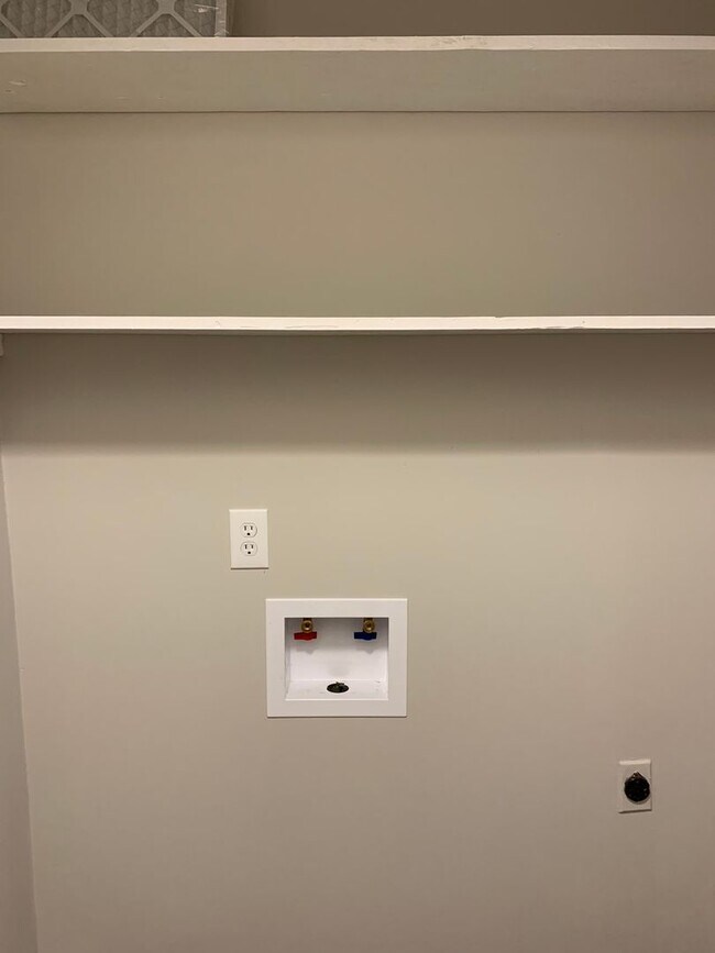 Building Photo - 5306gr