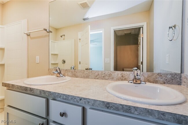 Building Photo - 2141 NW 18th Pl