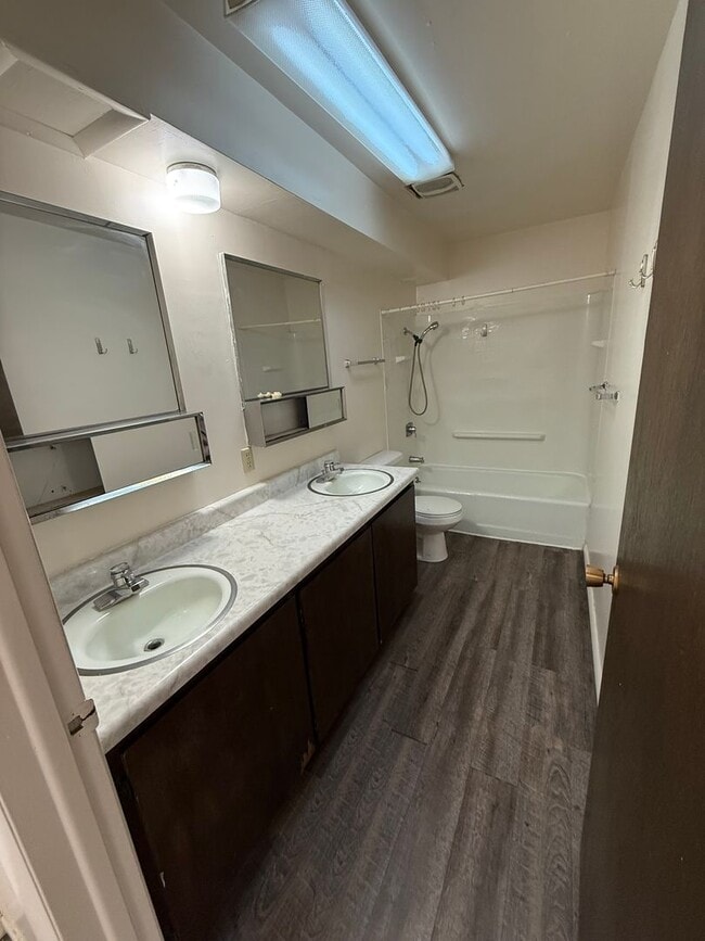 Building Photo - CS-1070 E 800 N