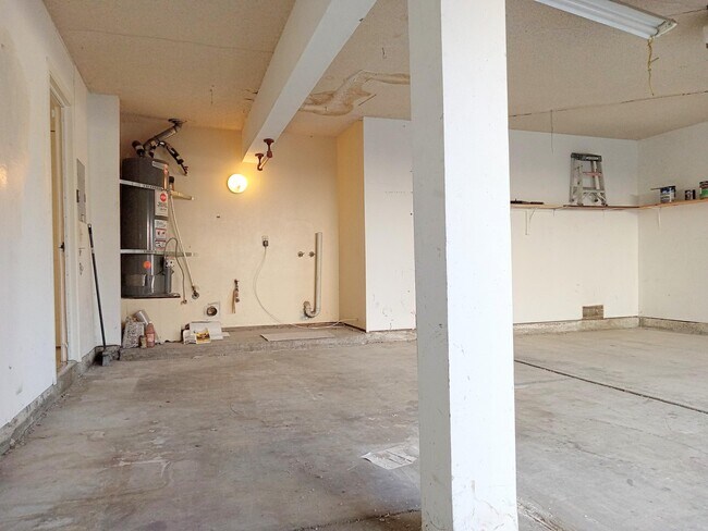 Building Photo - 33662 Whispering Palms Trail