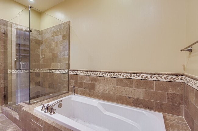 Building Photo - 7600 Landmark Way