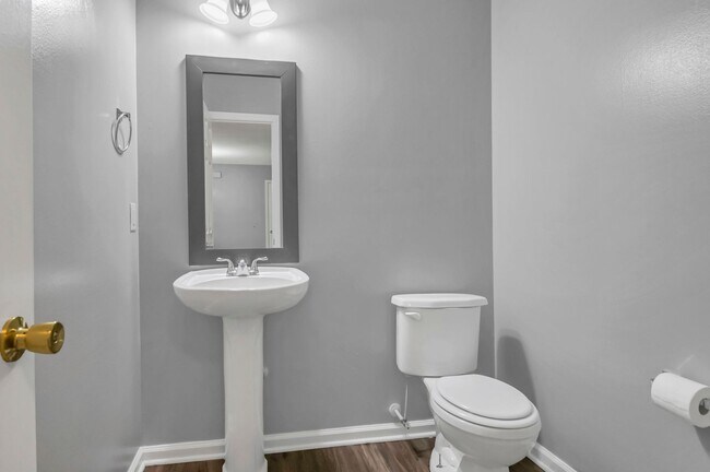 Building Photo - Freshly Updated 3 bedroom Home with New Ro...