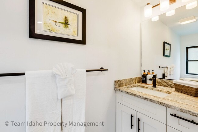 Building Photo - BRAND NEW! Fully furnished and stocked Single Level Home...Easy & Beautiful Living with a stunnin...