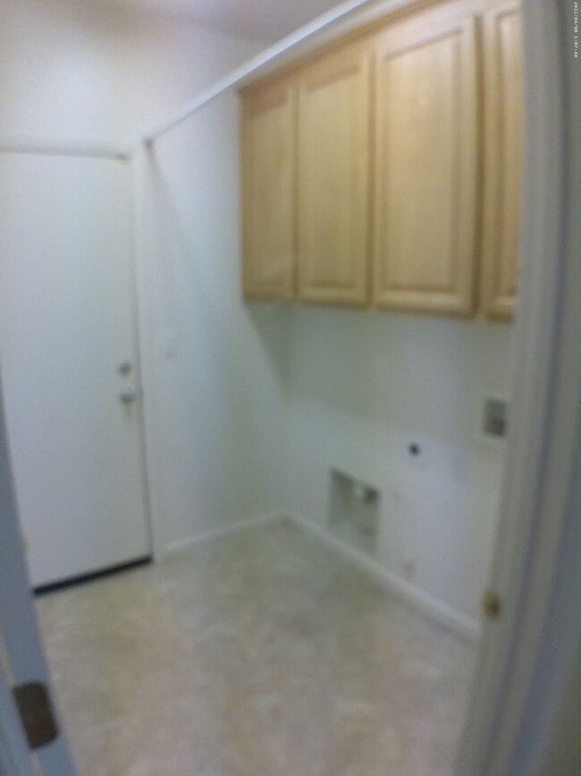 Building Photo - 3 Bed| 2 Bath | 1660 SF | Single Story | Tenant pays $175 monthly for WS&G