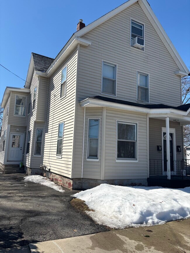 Building Photo - 18 Upham St