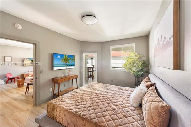 Building Photo - 3145 NE 184th St