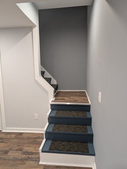 Building Photo - 404 S Barre Rd