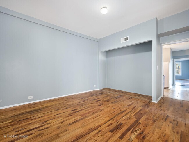 Building Photo - 4024 N Kedzie Ave