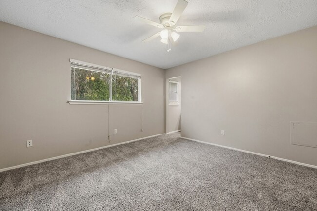 Building Photo - 17318 Broken Back Dr