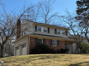 Building Photo - 126 Sagamore Dr