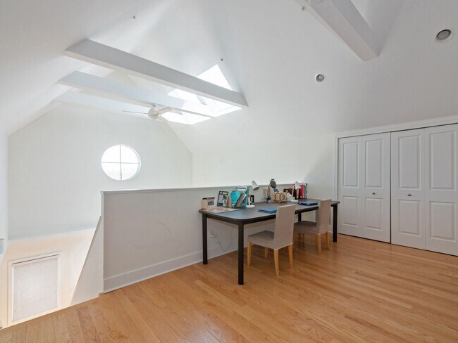family /playroom - 33242 Slocum Dr
