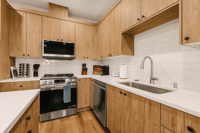 Building Photo - 3202 NW Division St