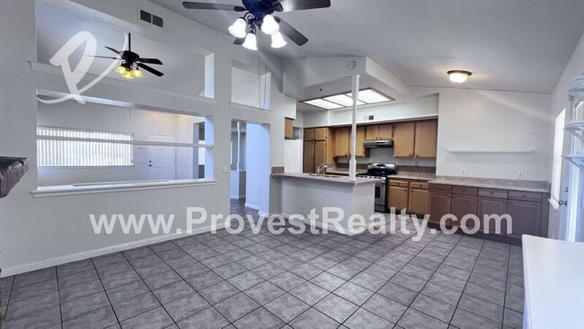 Building Photo - 15095 Laurelwood Pl