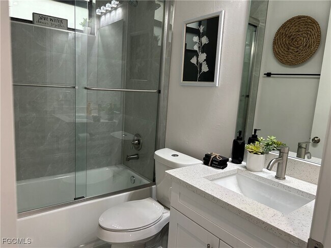 Building Photo - 4782 8th Ave SE