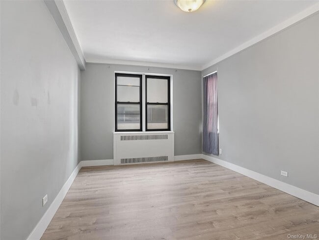 Building Photo - 2 Greenridge Ave