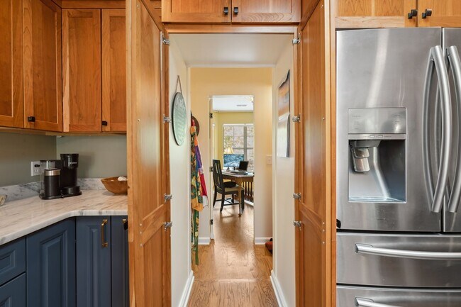 Building Photo - Everything included in rent price!! All ut...