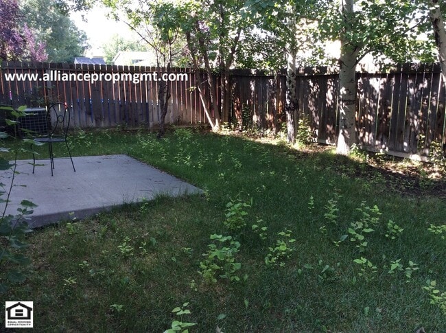 Building Photo - 3 Bedroom 2 Bath Condo Close to Hyalite Elementary