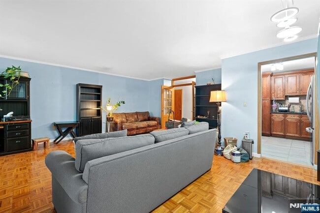Building Photo - 1111 River C32
