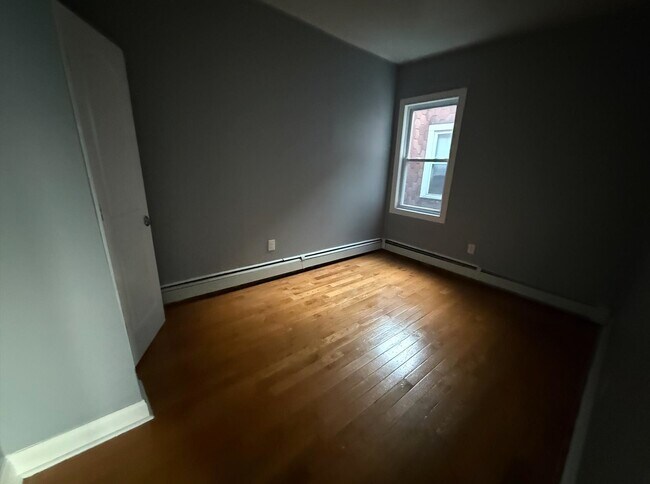 Building Photo - 139 W 54th St