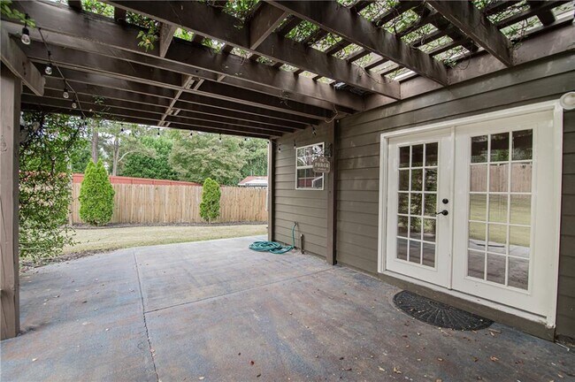 Building Photo - 1790 Tuftstown Ct