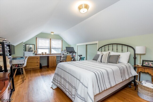 Building Photo - 75 Gordonhurst Ave