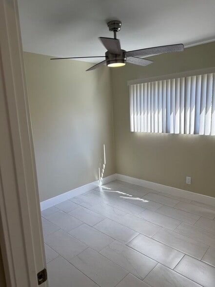 Building Photo - 10623 S Budlong Ave