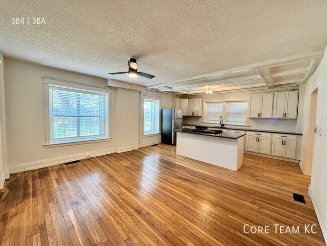 Building Photo - 1413 W 39th St