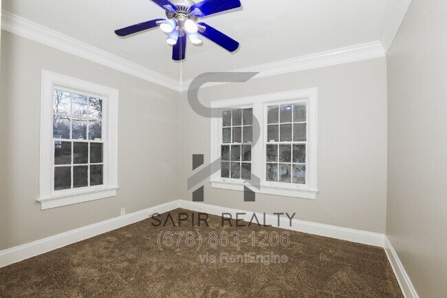 Building Photo - 1441 Blvd Lorraine SW