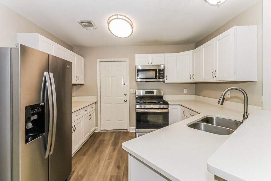 Building Photo - 10842 Riana Dr