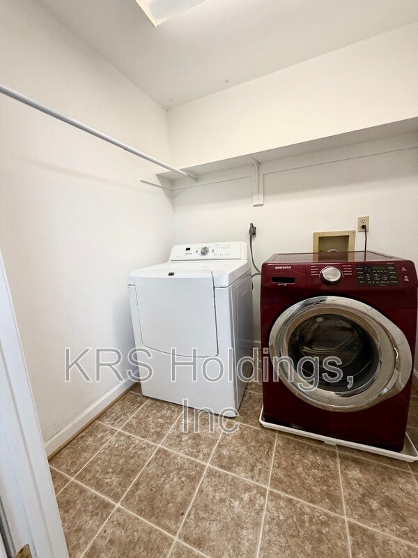 Building Photo - 2316 Finch Ct